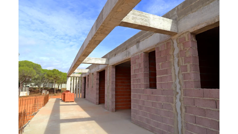 Moradia T6 para Venda em Quarteira Foto 8