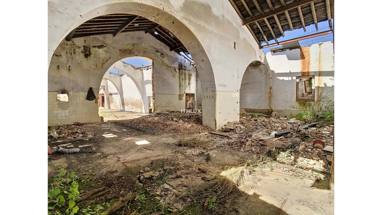 Prédio para Venda em Caia, São Pedro e Alcáçova Foto 9