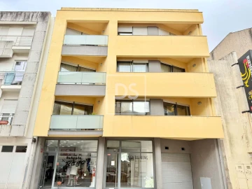 Apartamento T4 para Venda em Póvoa de Varzim, Beiriz e Argivai