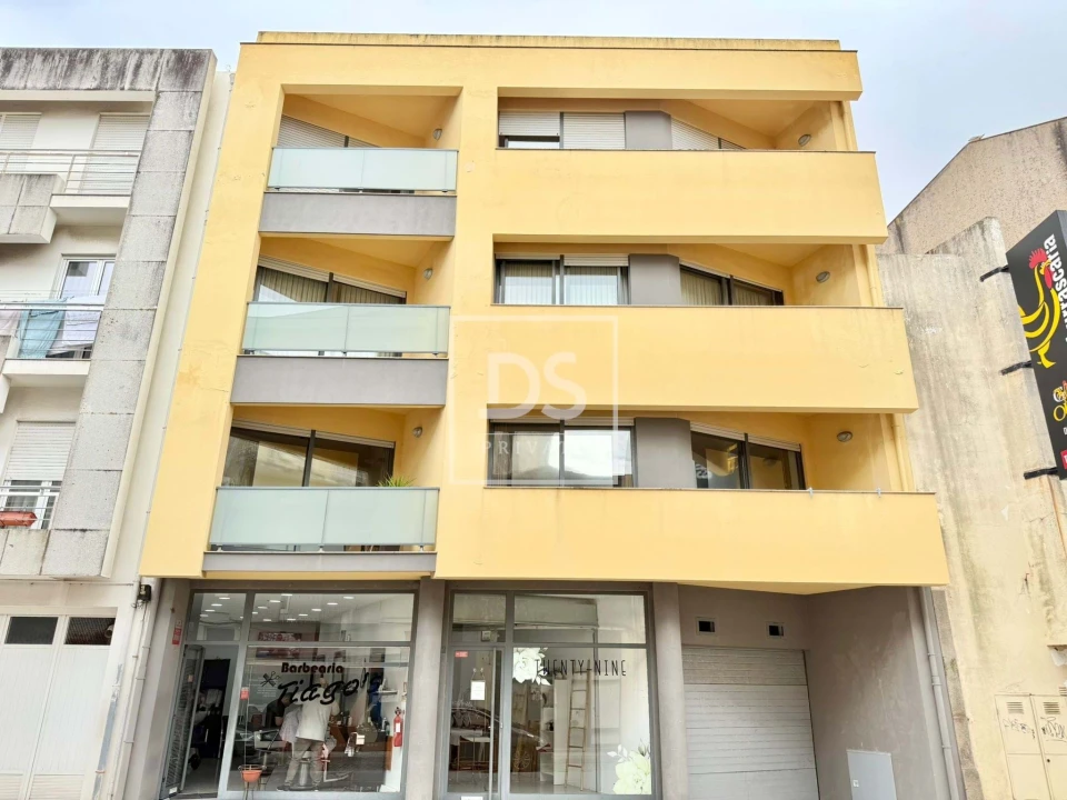 Apartamento T4 para Venda em Póvoa de Varzim, Beiriz e Argivai Foto 1