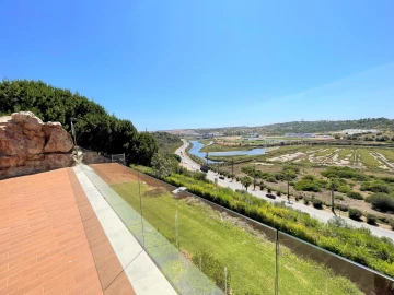 Moradia T6 para Venda em Lagos (São Sebastião e Santa Maria)