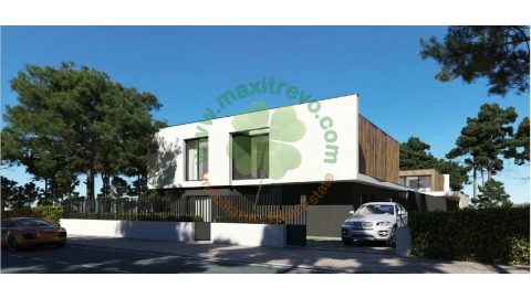 Moradia para Venda em Charneca de Caparica e Sobreda