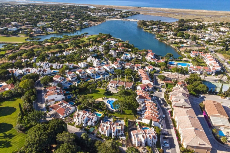Apartamento para Venda em Almancil