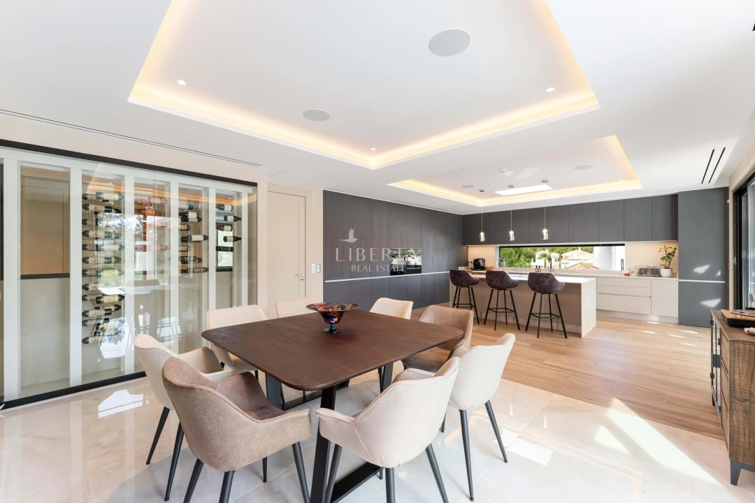 Moradia T7 para Venda em Almancil Foto 8