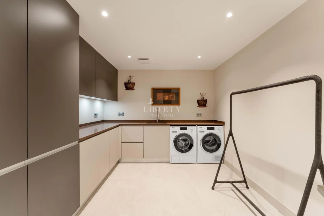 Moradia T7 para Venda em Almancil Foto 31