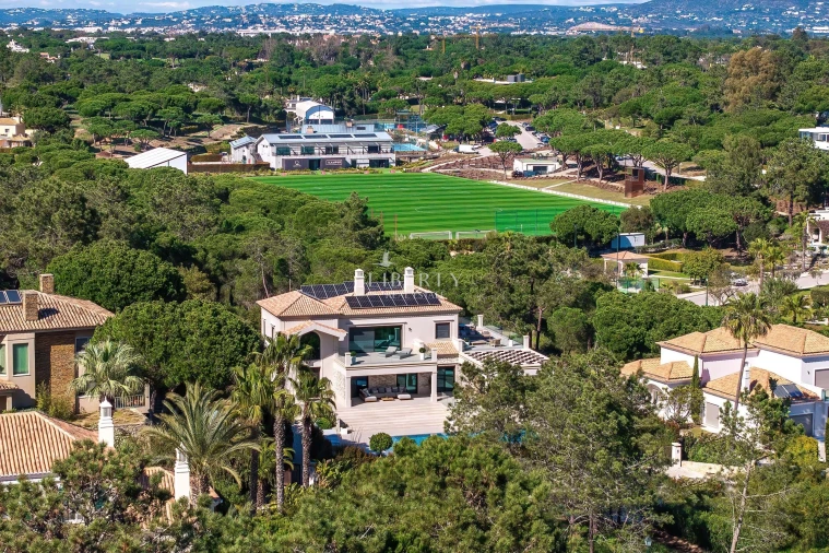 Moradia T7 para Venda em Almancil Foto 35