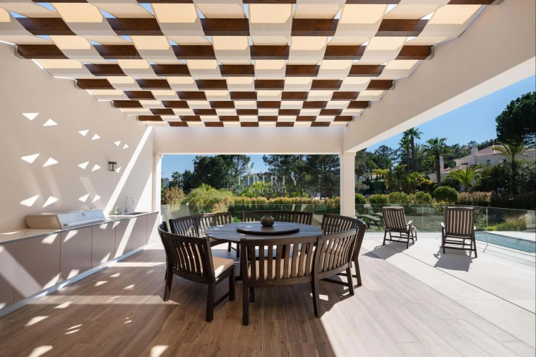 Moradia T7 para Venda em Almancil Foto 12