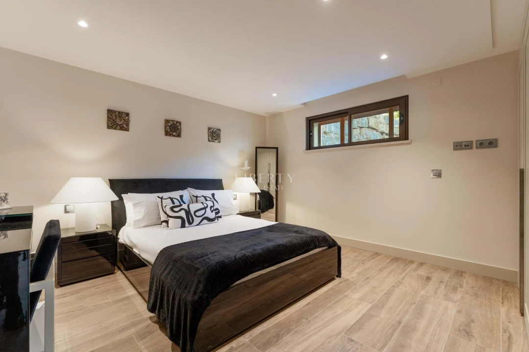 Moradia T7 para Venda em Almancil Foto 32