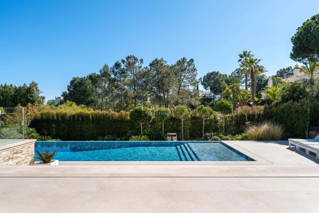 Moradia T7 para Venda em Almancil Foto 14