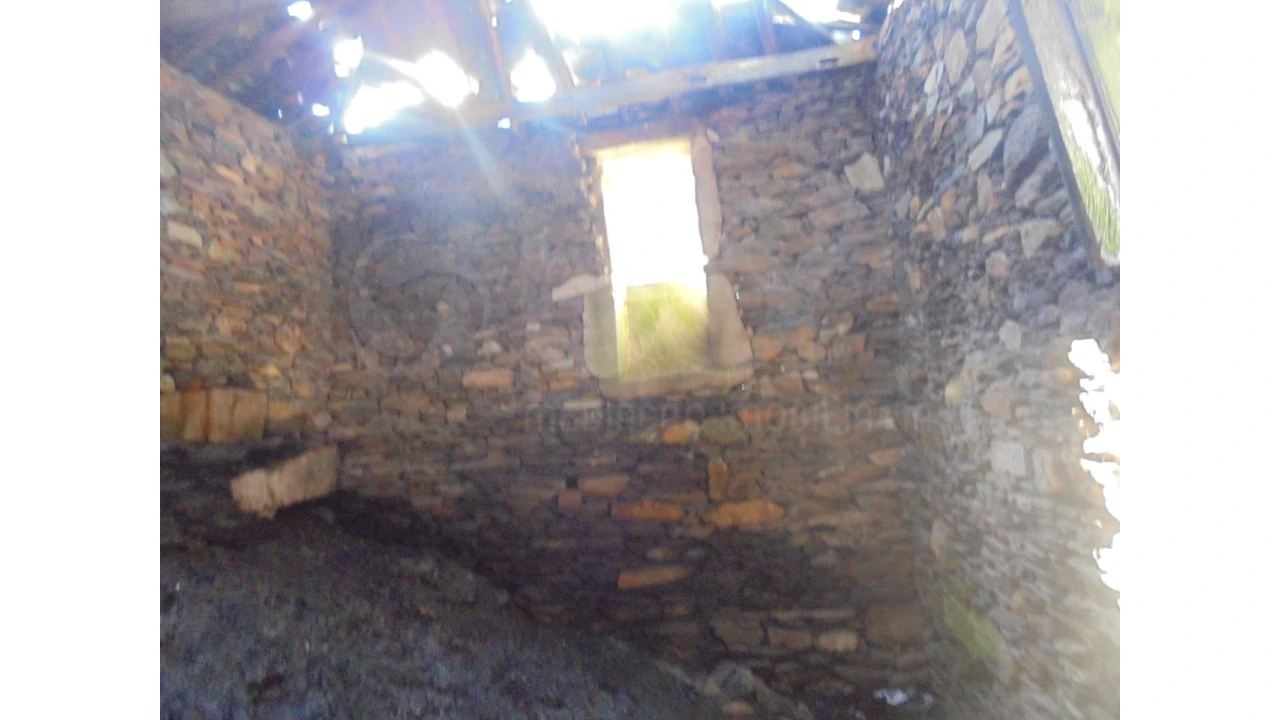 Moradia T2 para Venda em Covelo de Paivó e Janarde Foto 7