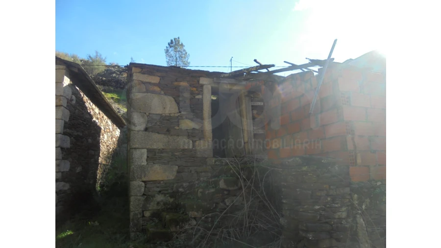 Moradia T2 para Venda em Covelo de Paivó e Janarde Foto 4