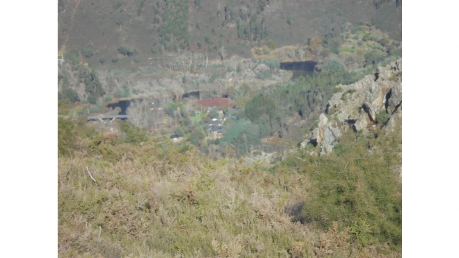 Moradia T2 para Venda em Covelo de Paivó e Janarde Foto 12