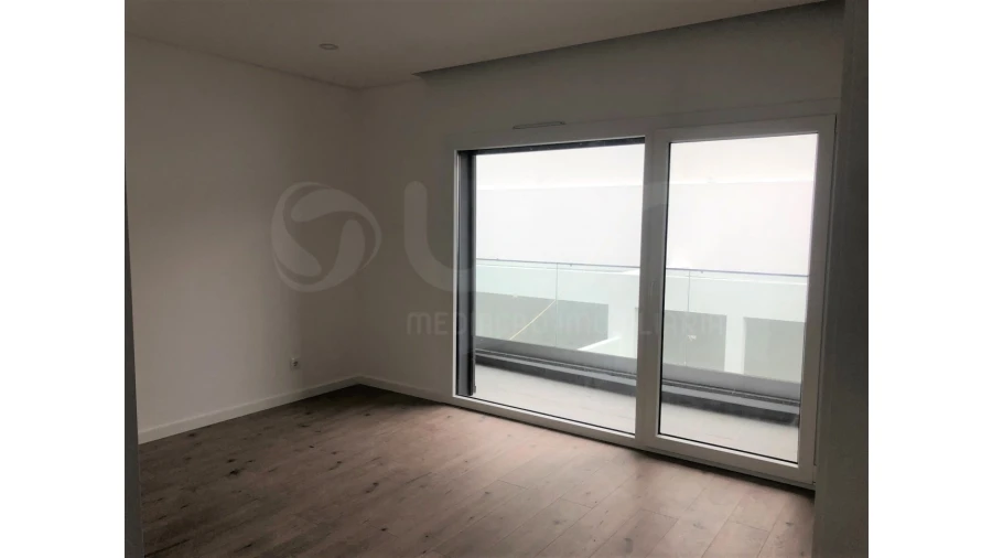 Moradia T4 para Venda em Casal de Cambra Foto 12