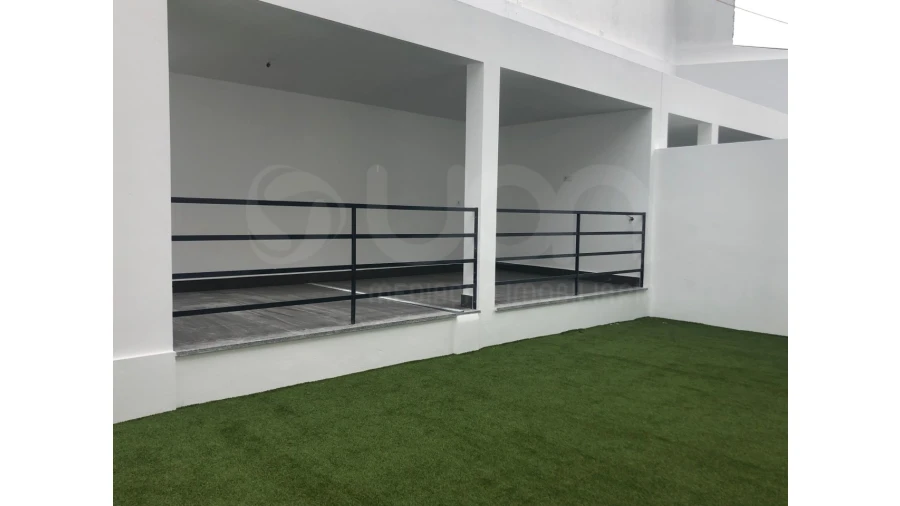 Moradia T4 para Venda em Casal de Cambra Foto 20