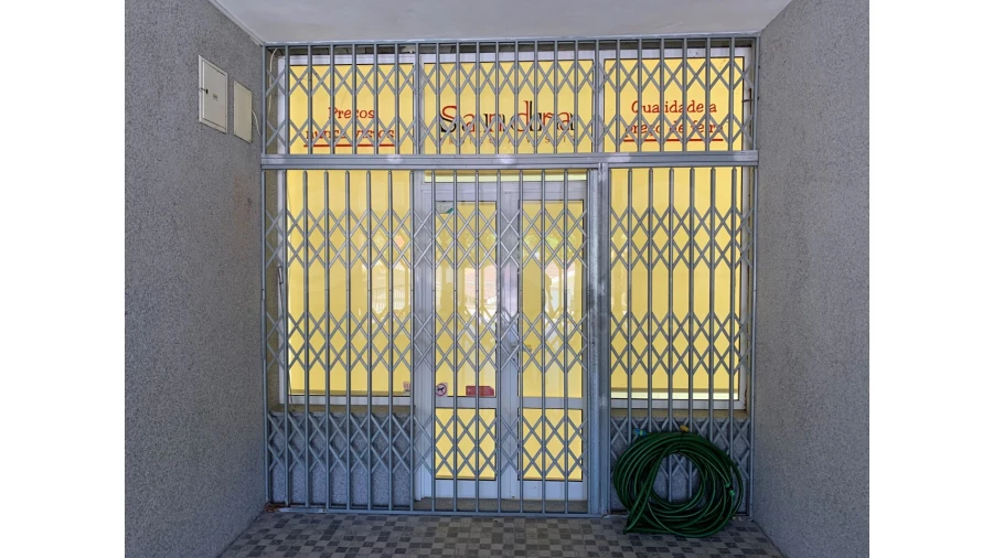 Loja para Arrendamento em Fervença Foto 2