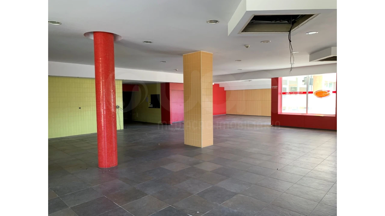 Loja para Arrendamento em Fervença Foto 3