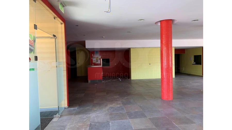 Loja para Arrendamento em Fervença Foto 4