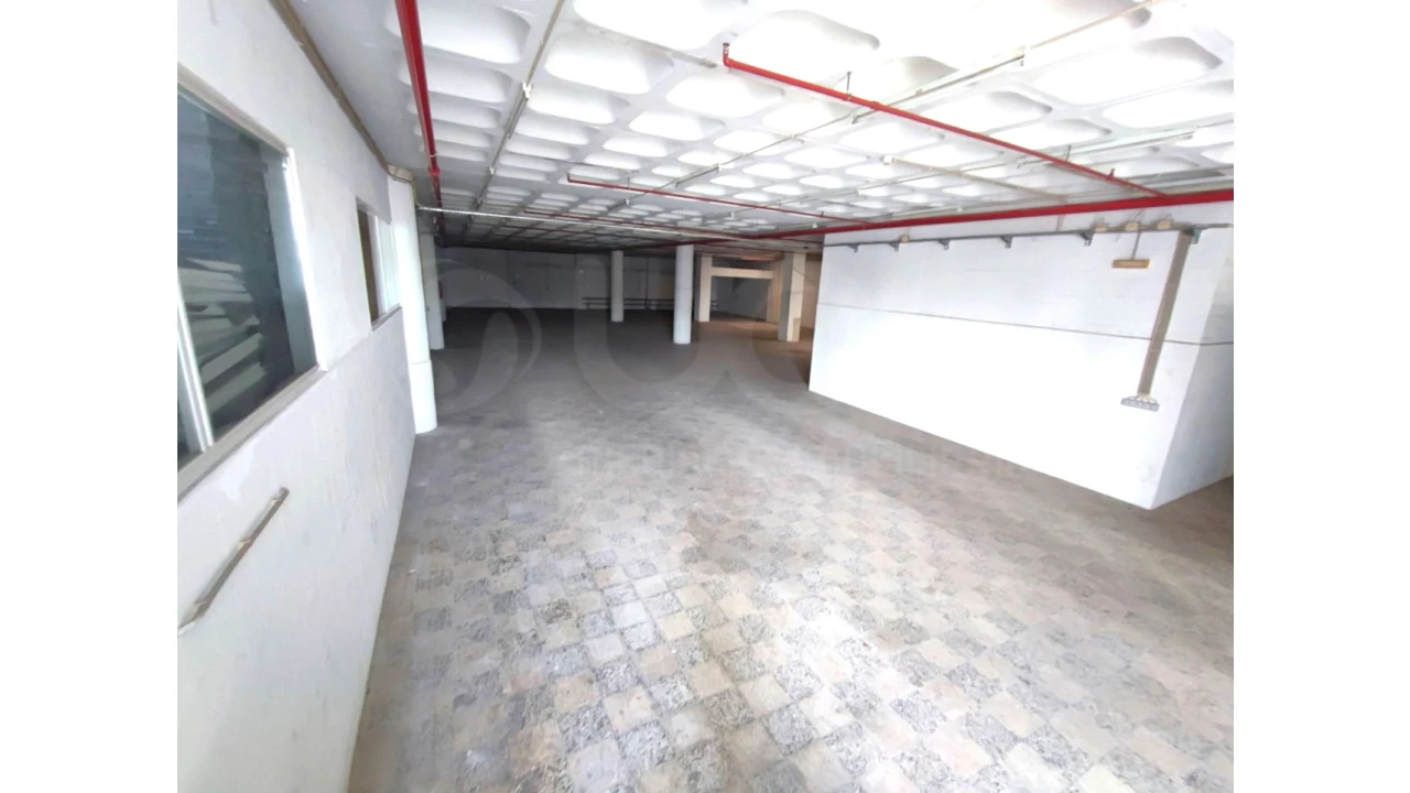 Armazém para Venda em Sacavém e Prior Velho Foto 3