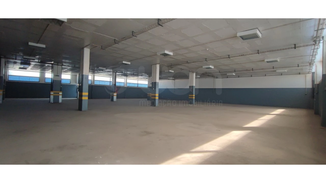 Armazém para Venda em Sacavém e Prior Velho Foto 11