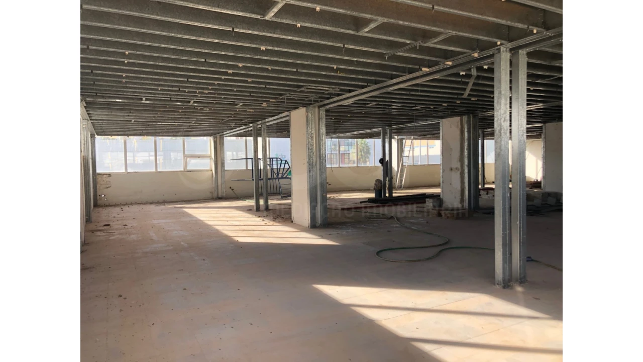 Armazém para Venda em Sacavém e Prior Velho Foto 3