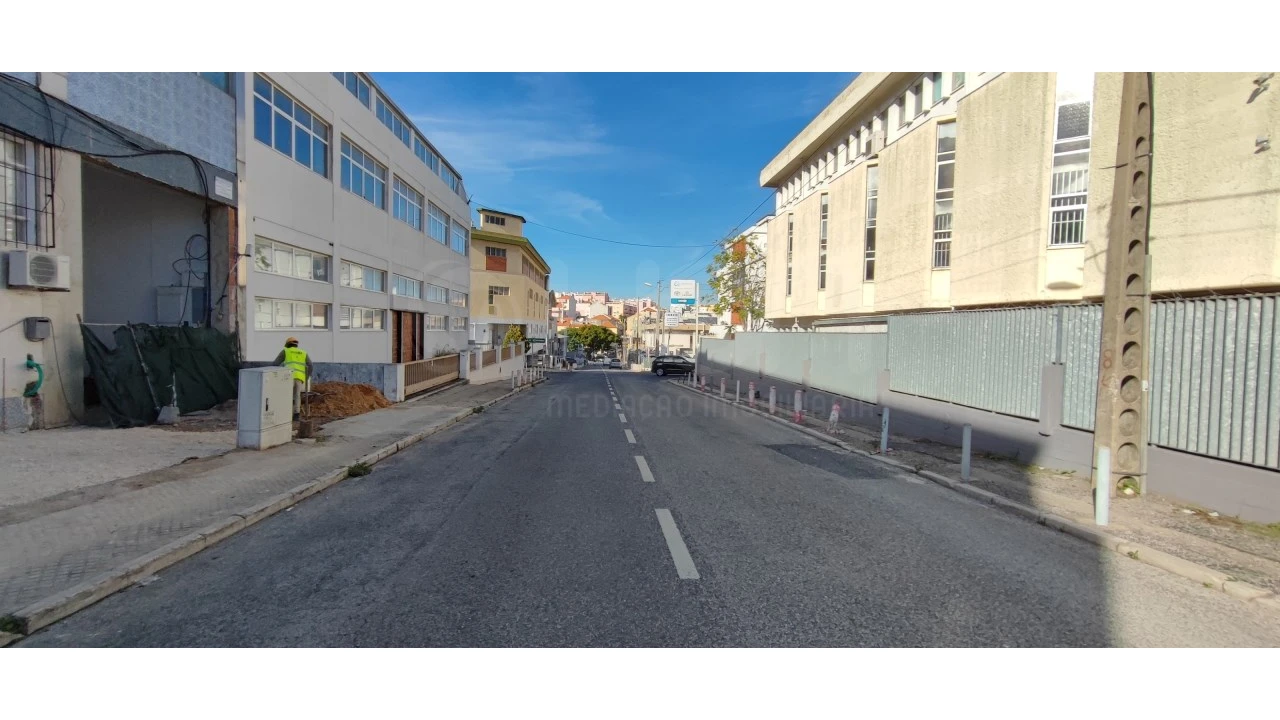 Armazém para Venda em Sacavém e Prior Velho Foto 18