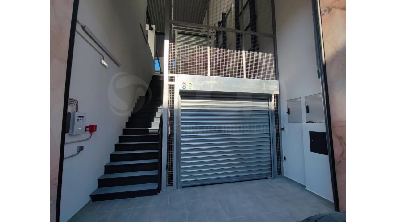 Armazém para Venda em Sacavém e Prior Velho Foto 24