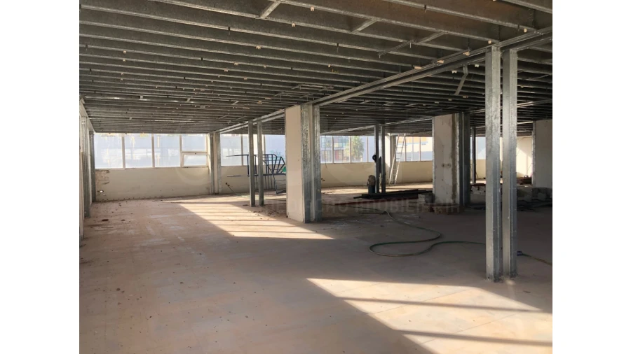 Armazém para Venda em Sacavém e Prior Velho Foto 3