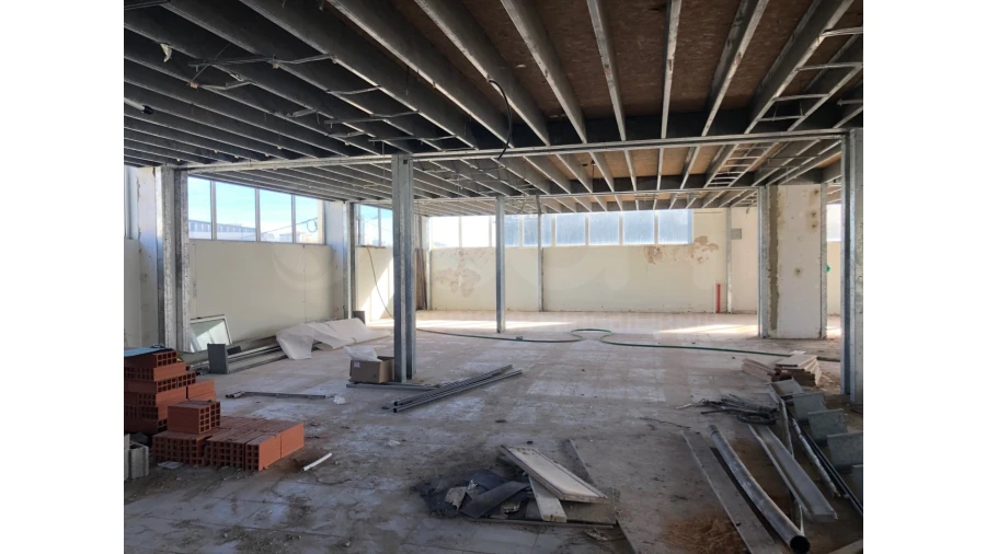 Armazém para Venda em Sacavém e Prior Velho Foto 8