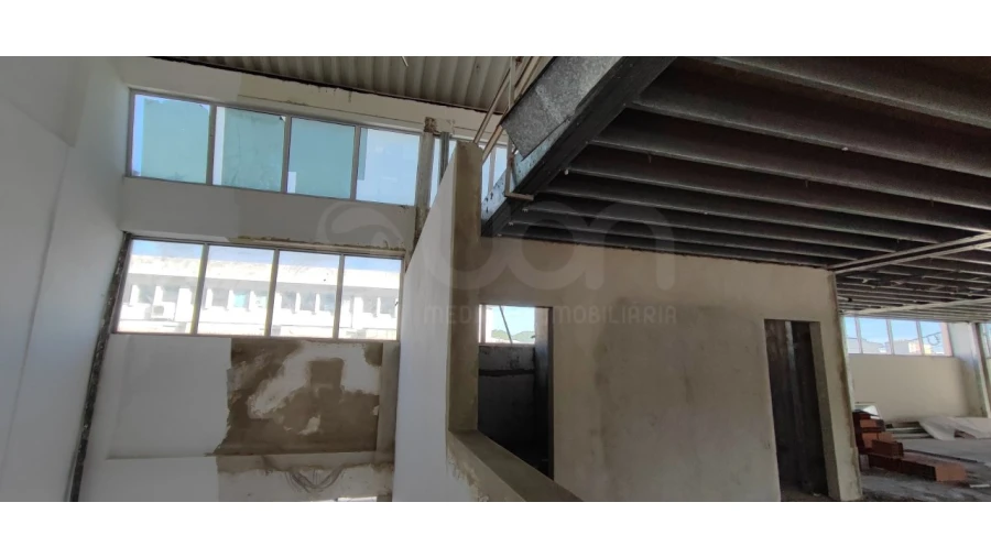 Armazém para Venda em Sacavém e Prior Velho Foto 10