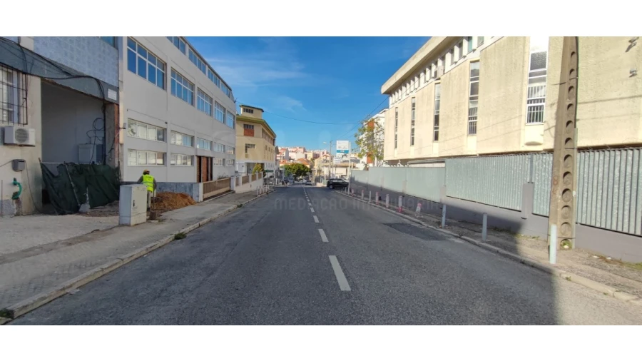 Armazém para Venda em Sacavém e Prior Velho Foto 18