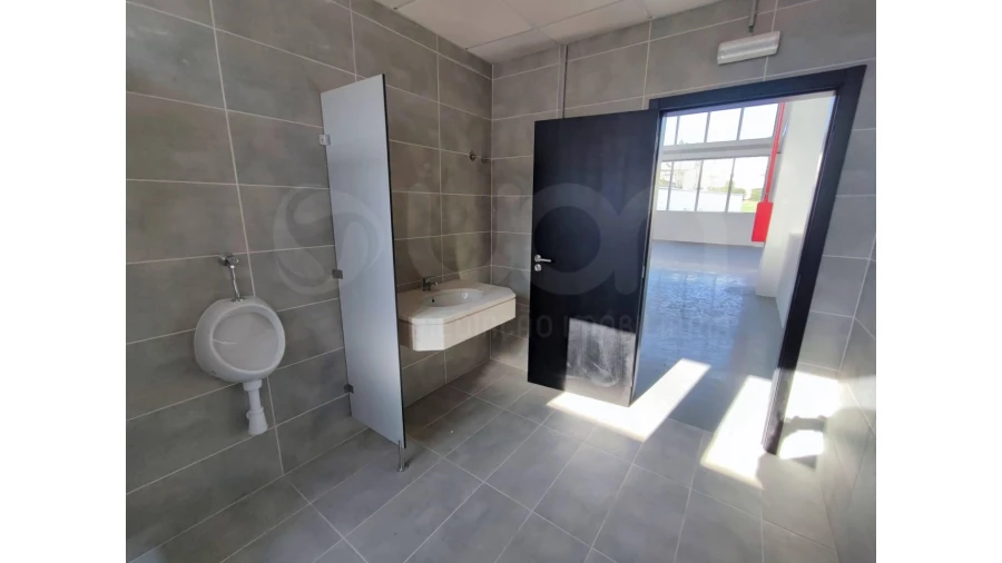 Armazém para Venda em Sacavém e Prior Velho Foto 29