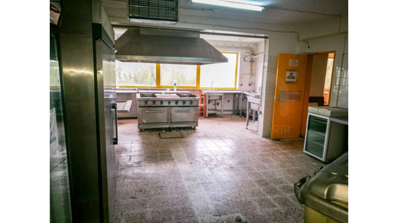 Armazém para Venda em Santa Maria e São Miguel, São Martinho, São Pedro Penaferrim Foto 8