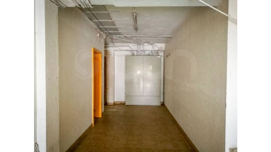 Armazém para Venda em Santa Maria e São Miguel, São Martinho, São Pedro Penaferrim Foto 9