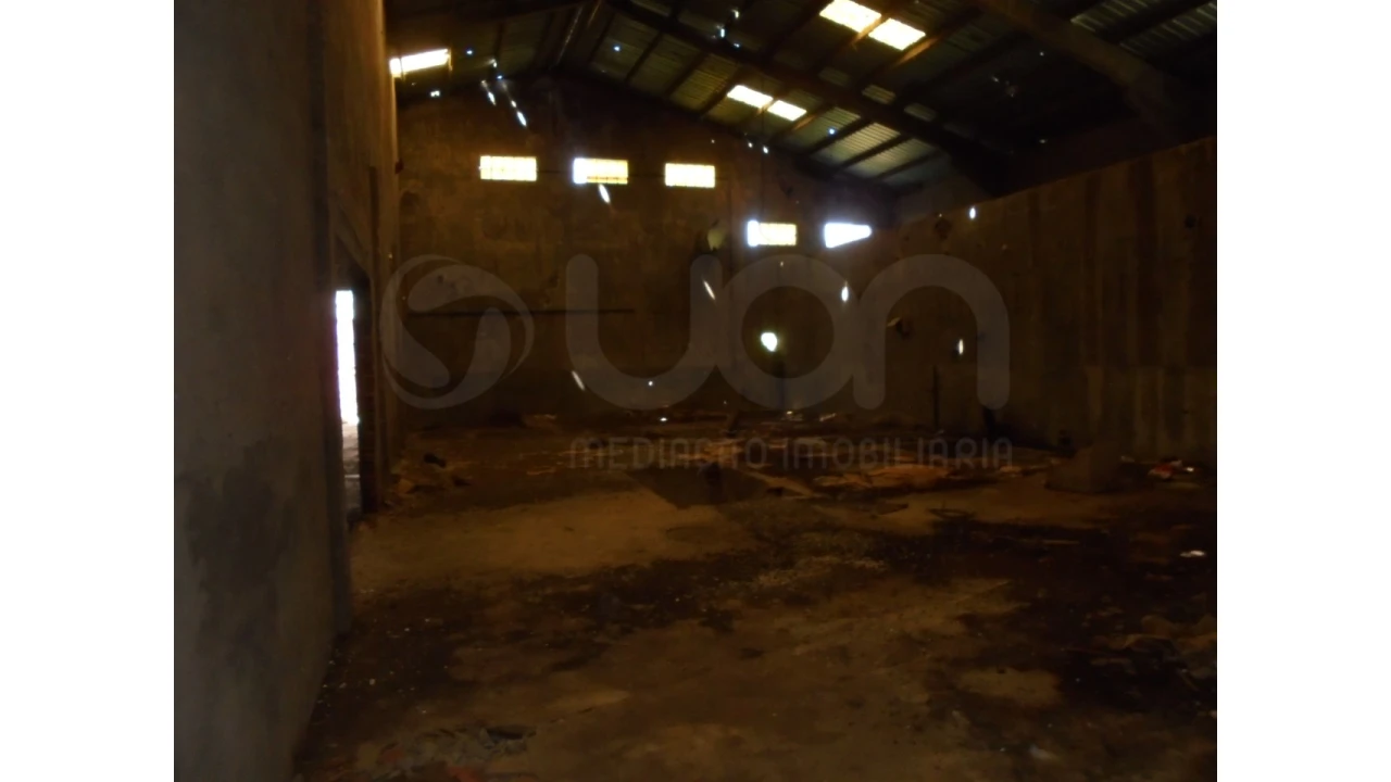 Armazém para Venda em Campo de Besteiros Foto 5