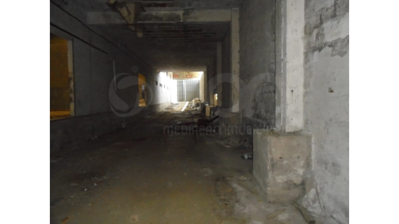 Armazém para Venda em Campo de Besteiros Foto 8