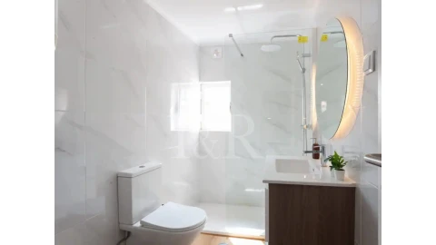 Apartamento T2 para Venda em Santa Maria Maior