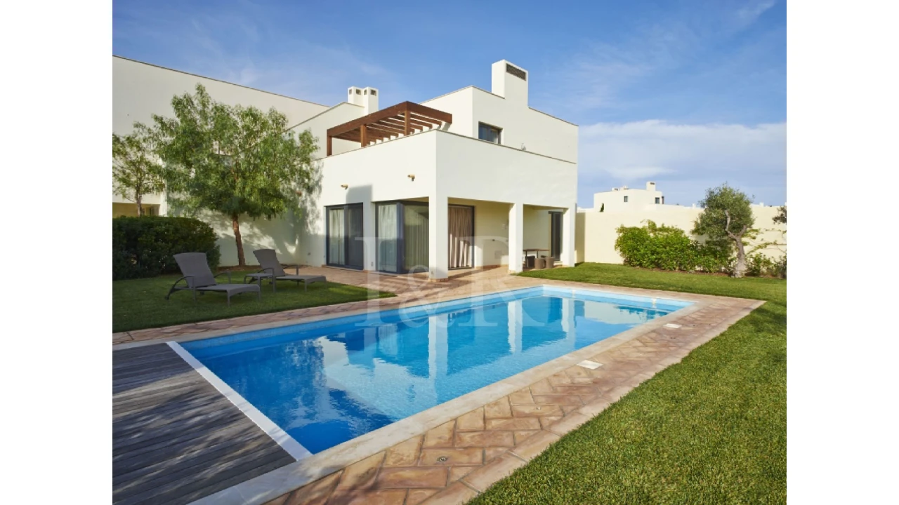 Moradia T2 para Venda em Vila de Sagres Foto 1