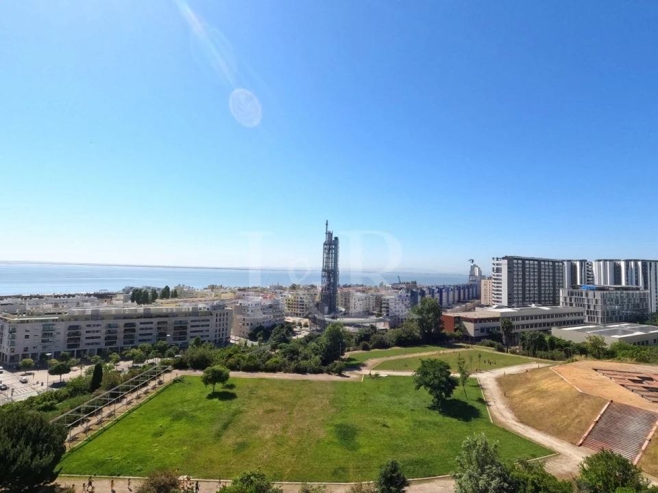 Apartamento T3 para Venda em Parque das Nações Foto 23
