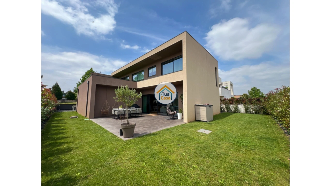 Moradia T3 para Venda em Agrela Foto 61