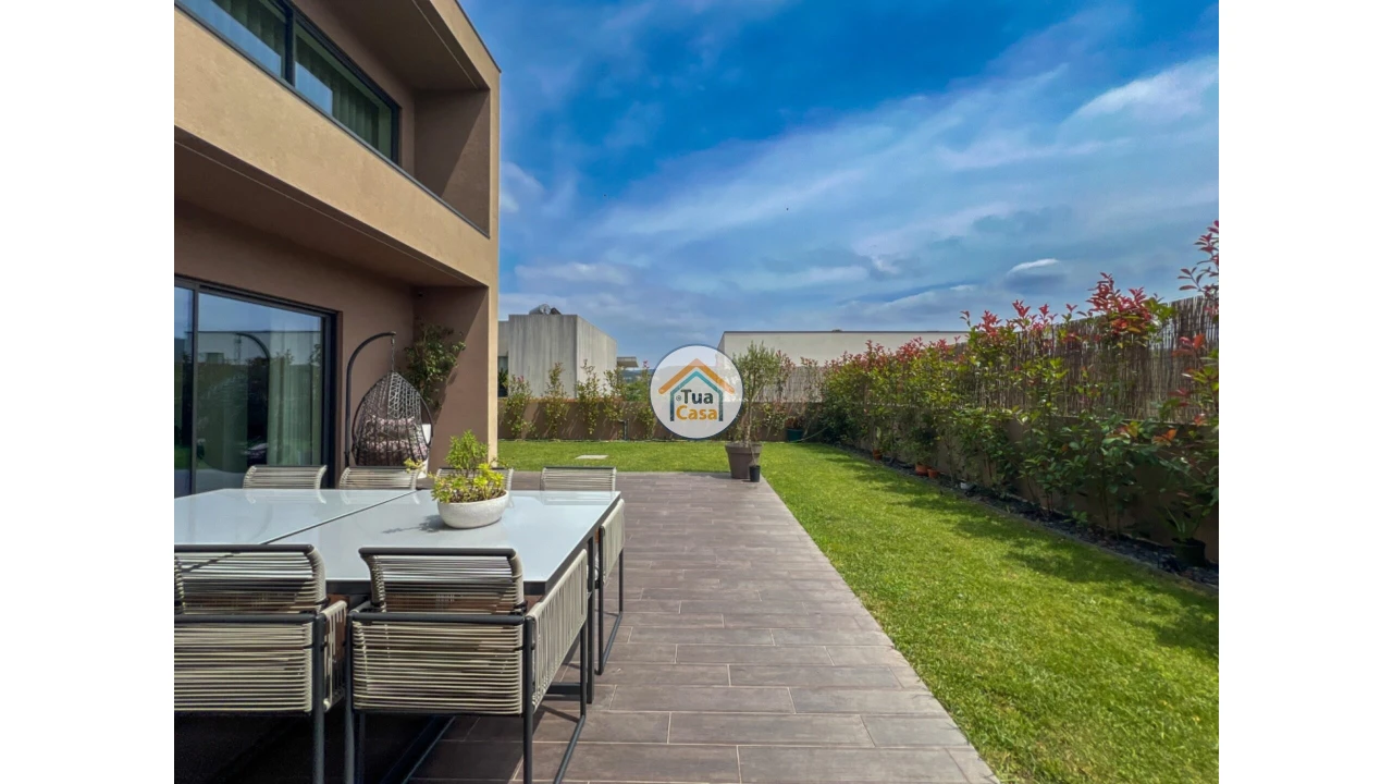 Moradia T3 para Venda em Agrela Foto 56