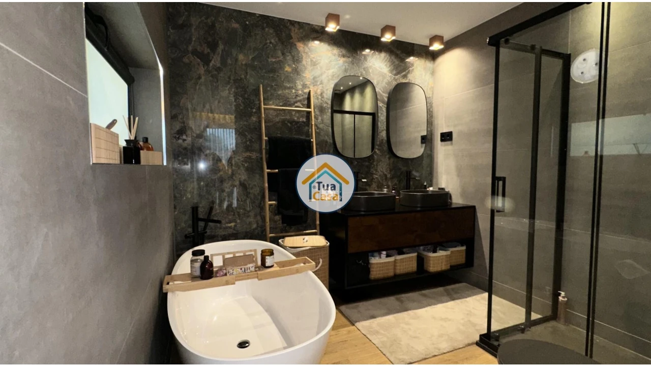 Moradia T3 para Venda em Agrela Foto 24