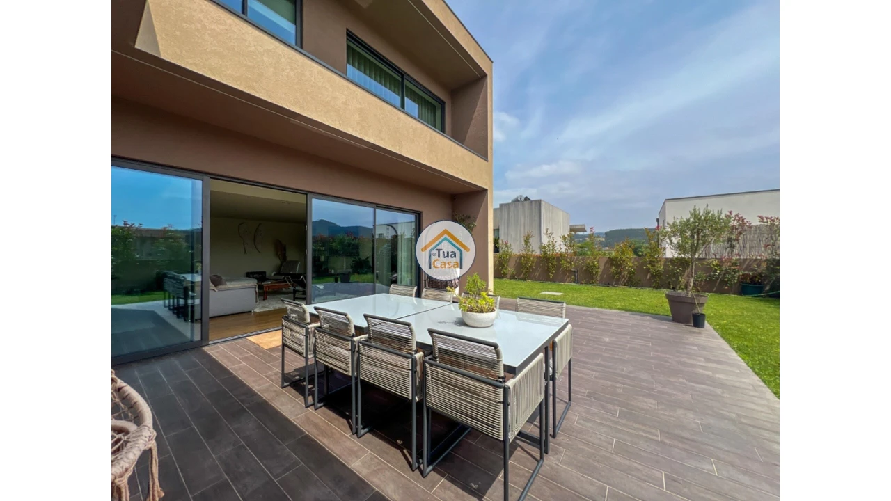 Moradia T3 para Venda em Agrela Foto 54