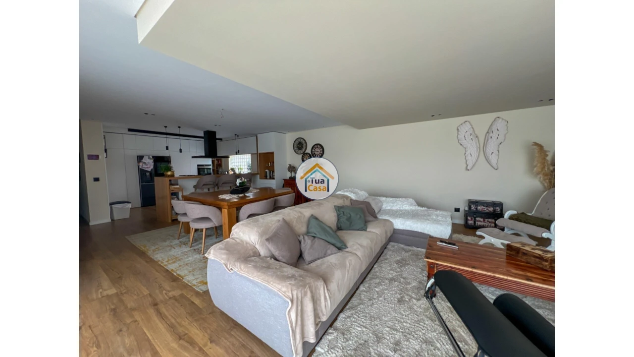 Moradia T3 para Venda em Agrela Foto 44