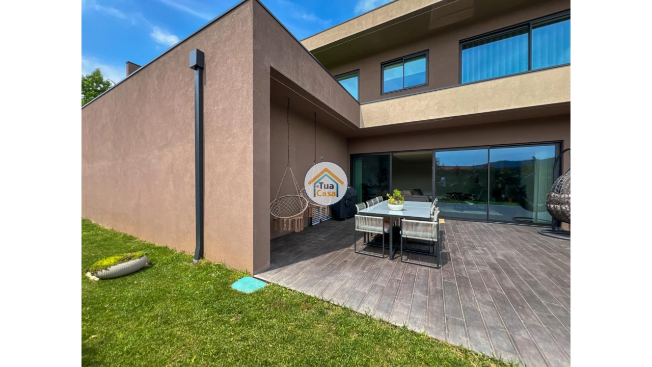 Moradia T3 para Venda em Agrela Foto 59