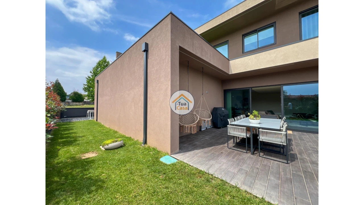 Moradia T3 para Venda em Agrela Foto 58