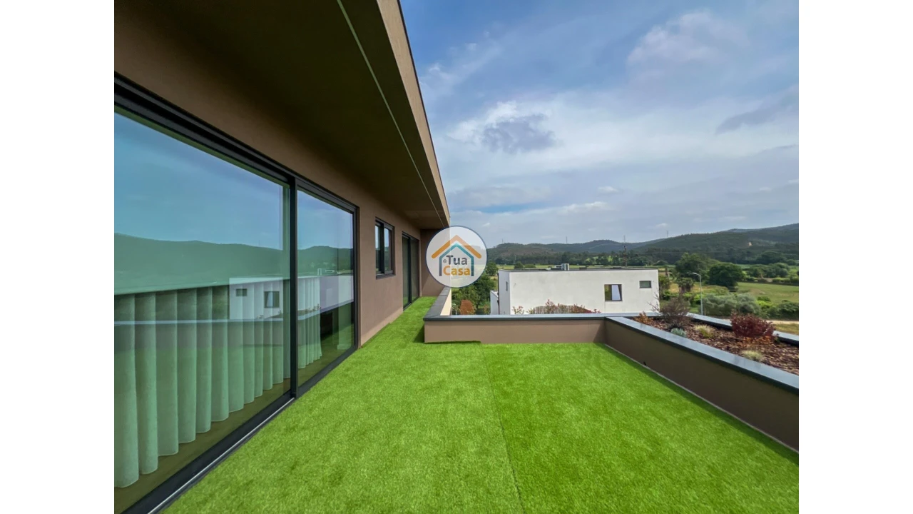 Moradia T3 para Venda em Agrela Foto 72