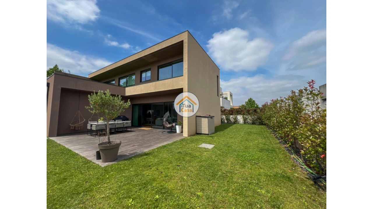 Moradia T3 para Venda em Agrela Foto 62