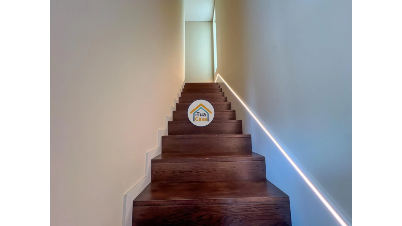 Moradia T3 para Venda em Agrela Foto 69