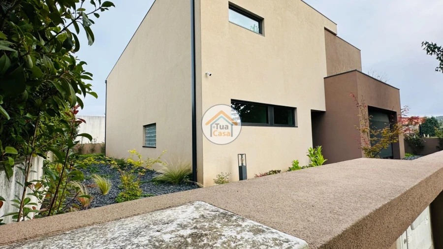 Moradia T3 para Venda em Agrela Foto 5