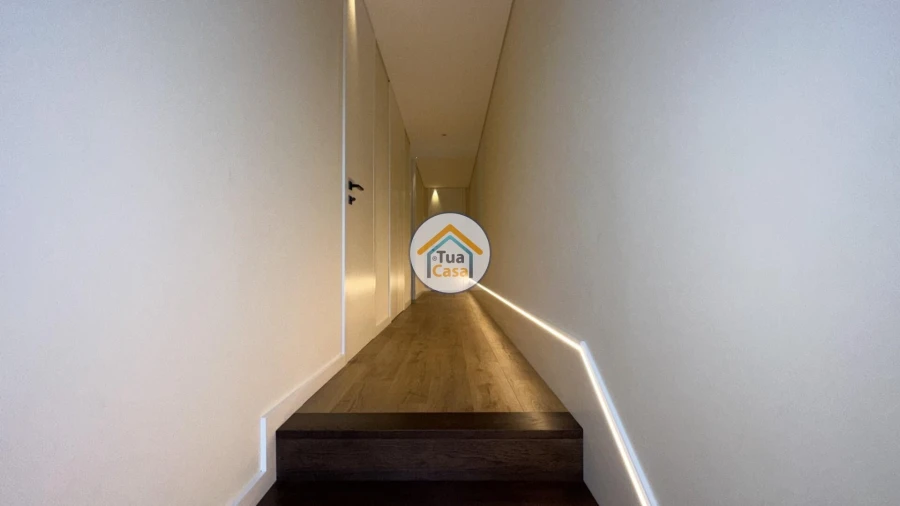 Moradia T3 para Venda em Agrela Foto 19